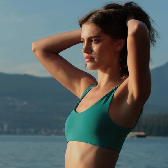 NWT - Fenntessa Calypso Swim Top - Picture 2 of 6